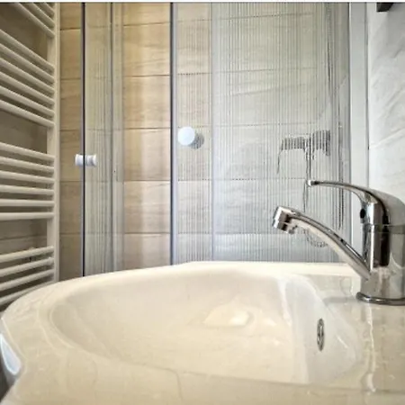 Centre Studio Apartment *